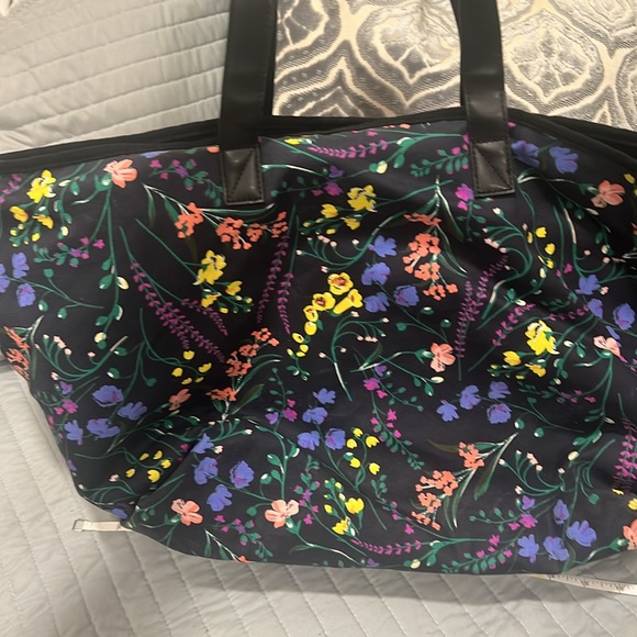 Victoria Secret Large Bag Tote w Flowers - Picture 4 of 8